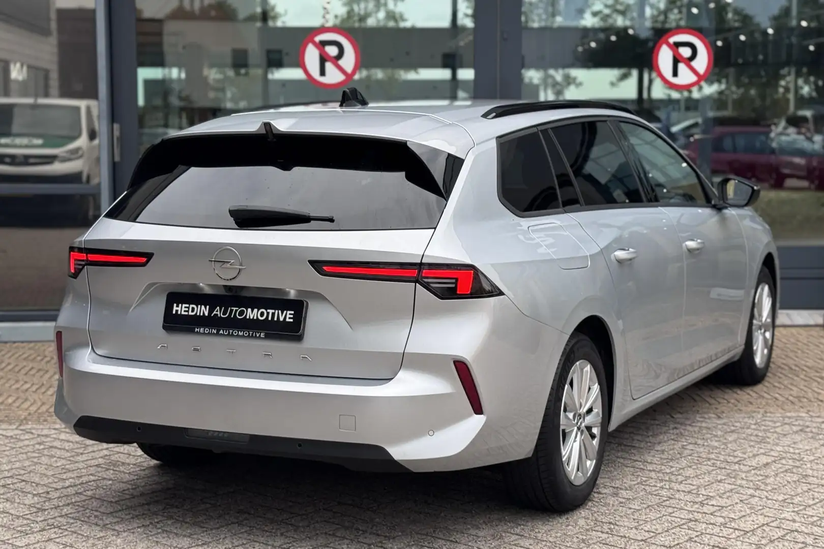 Opel Astra Sports Tourer 1.2 Turbo Business Edition | Navigat Gris - 2