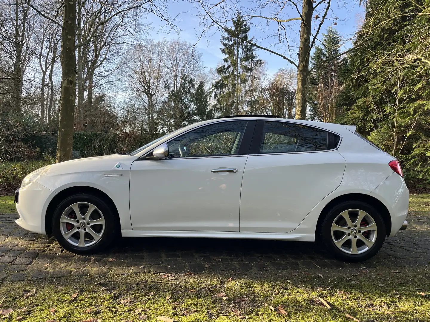 Alfa Romeo Giulietta Giulietta 1.4 Turbo Distinctive 170 PK + Tuning Wit - 2