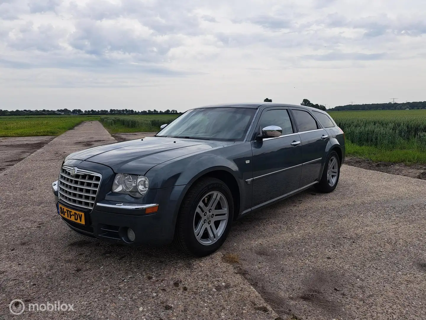 Chrysler 300C 2.7 V6 Touring Grijs - 1