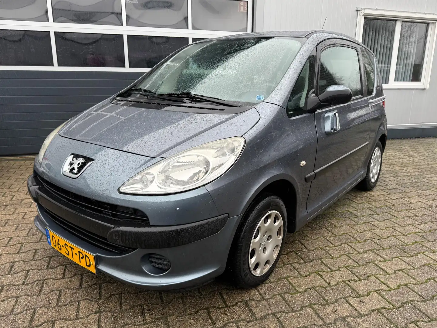 Peugeot 1007 1.4 Urban 99.000 KM Nl Auto Goed onderhouden Grijs - 1
