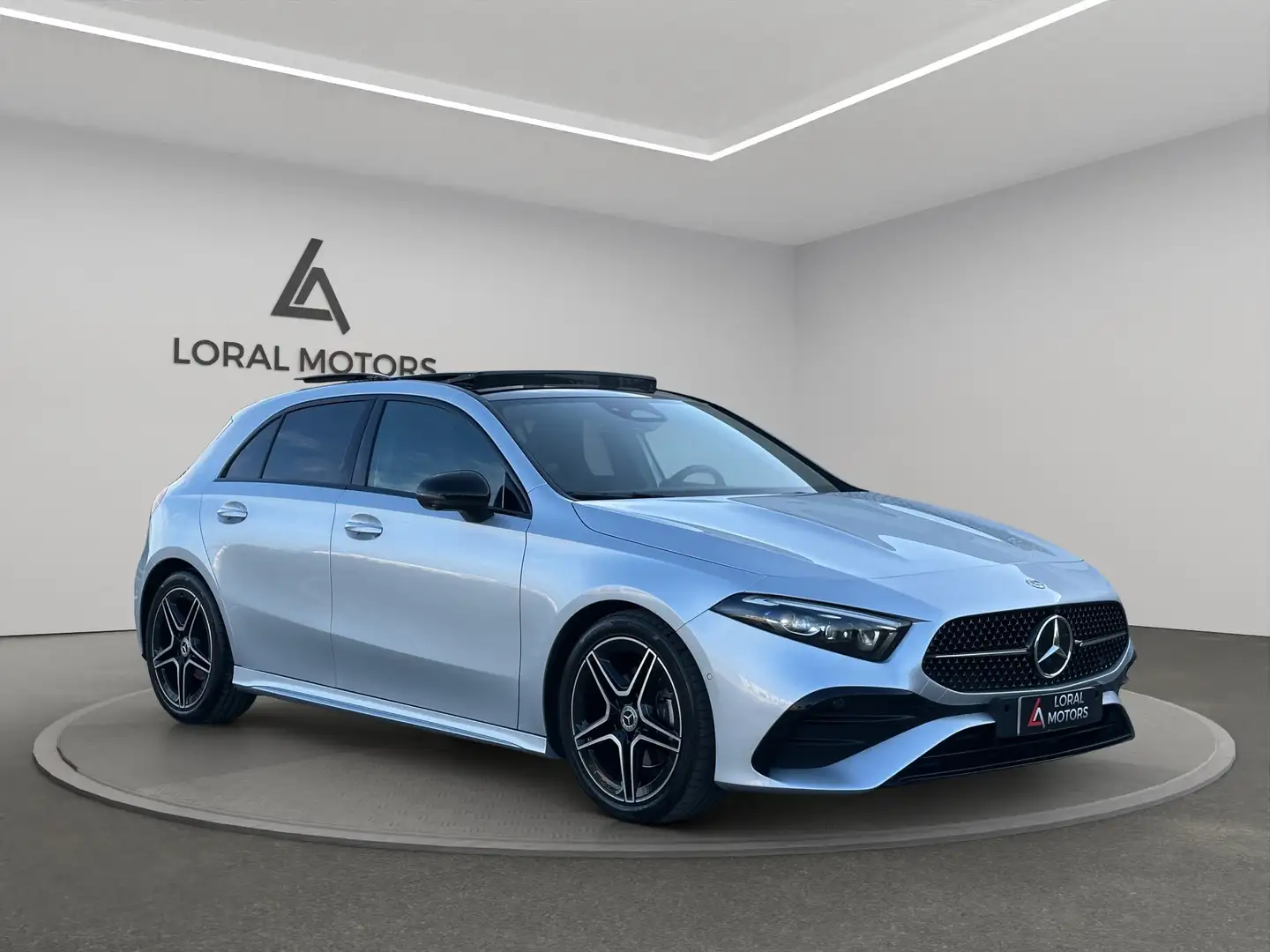 Mercedes-Benz A 200 A 200 d AMG Line Premium Plus Night Edition Argent - 2