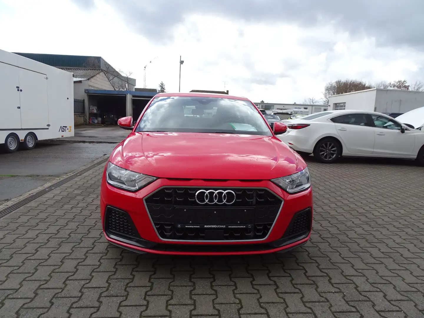 Audi A1 Sportback 1,0l TFSI 30 advanced Sitzheizung, Klima Rot - 2