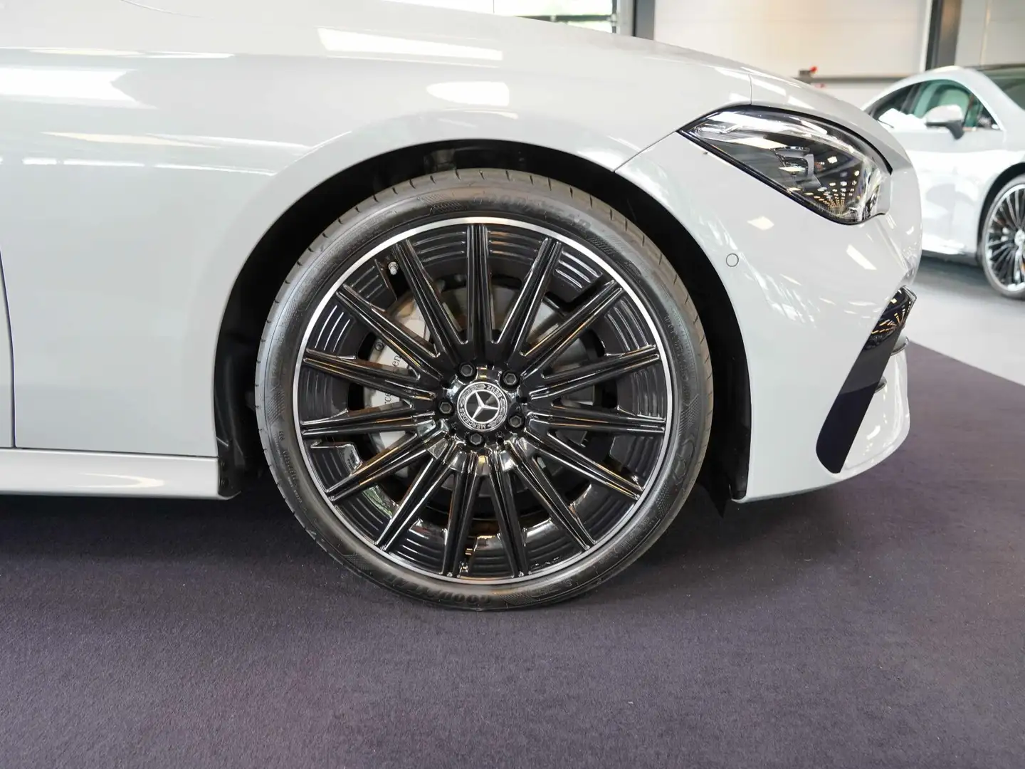 Mercedes-Benz CLE 220 CLE 220 d Coupé AMG Line Night alpin Pano Burmes Сірий - 2
