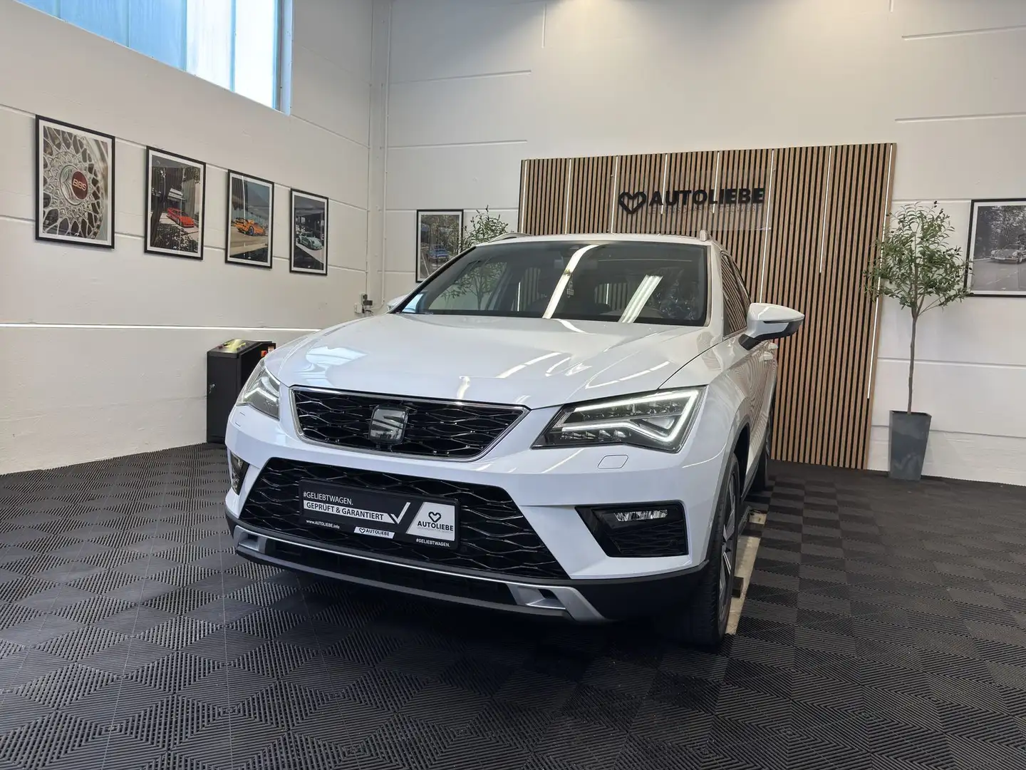 SEAT Ateca 1.5 TSI Xcellence 4Drive*AHK*PANO*ACC Weiß - 2