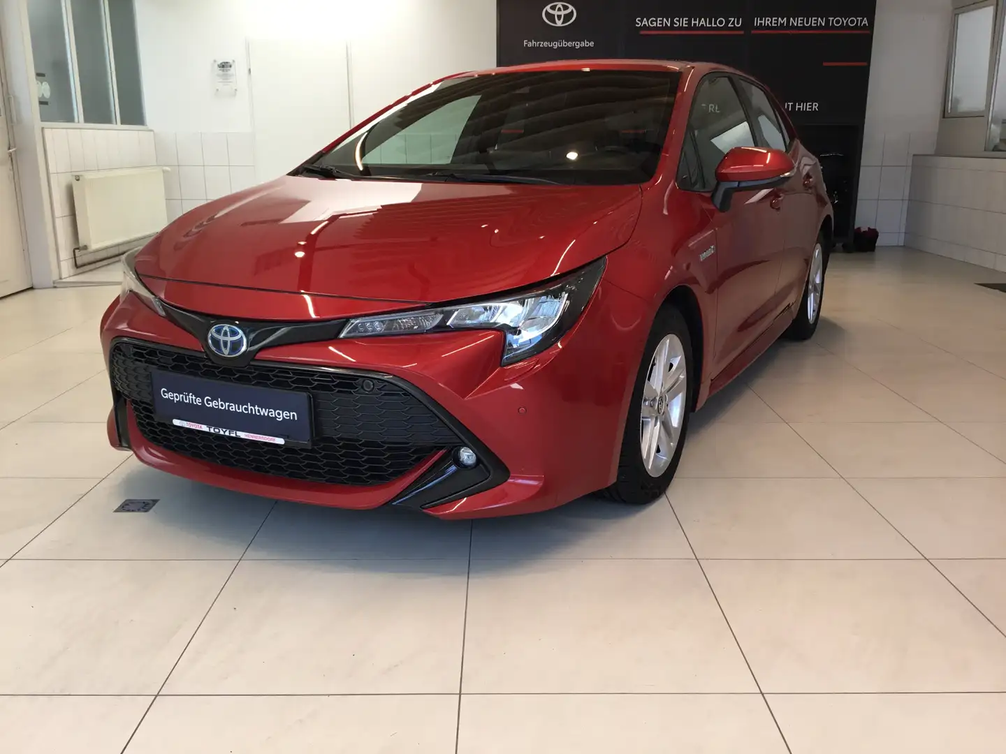 Toyota Corolla 2,0 Hybrid Active Rot - 1
