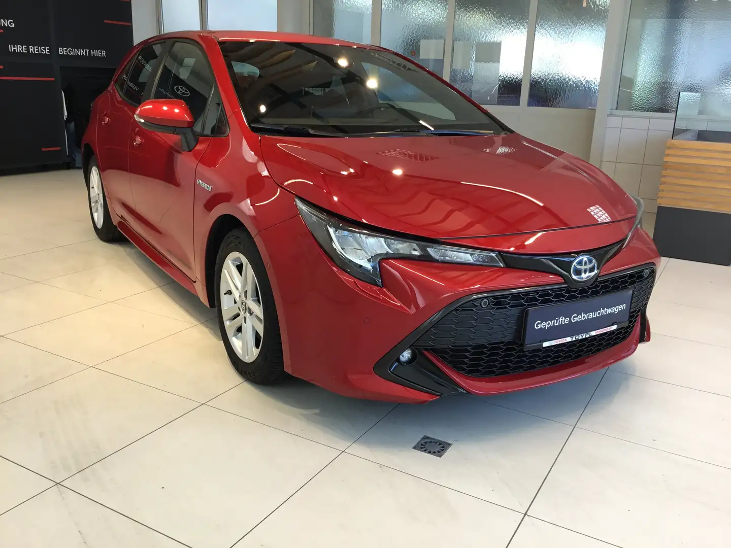 Toyota Corolla 2,0 Hybrid Active Rot - 2
