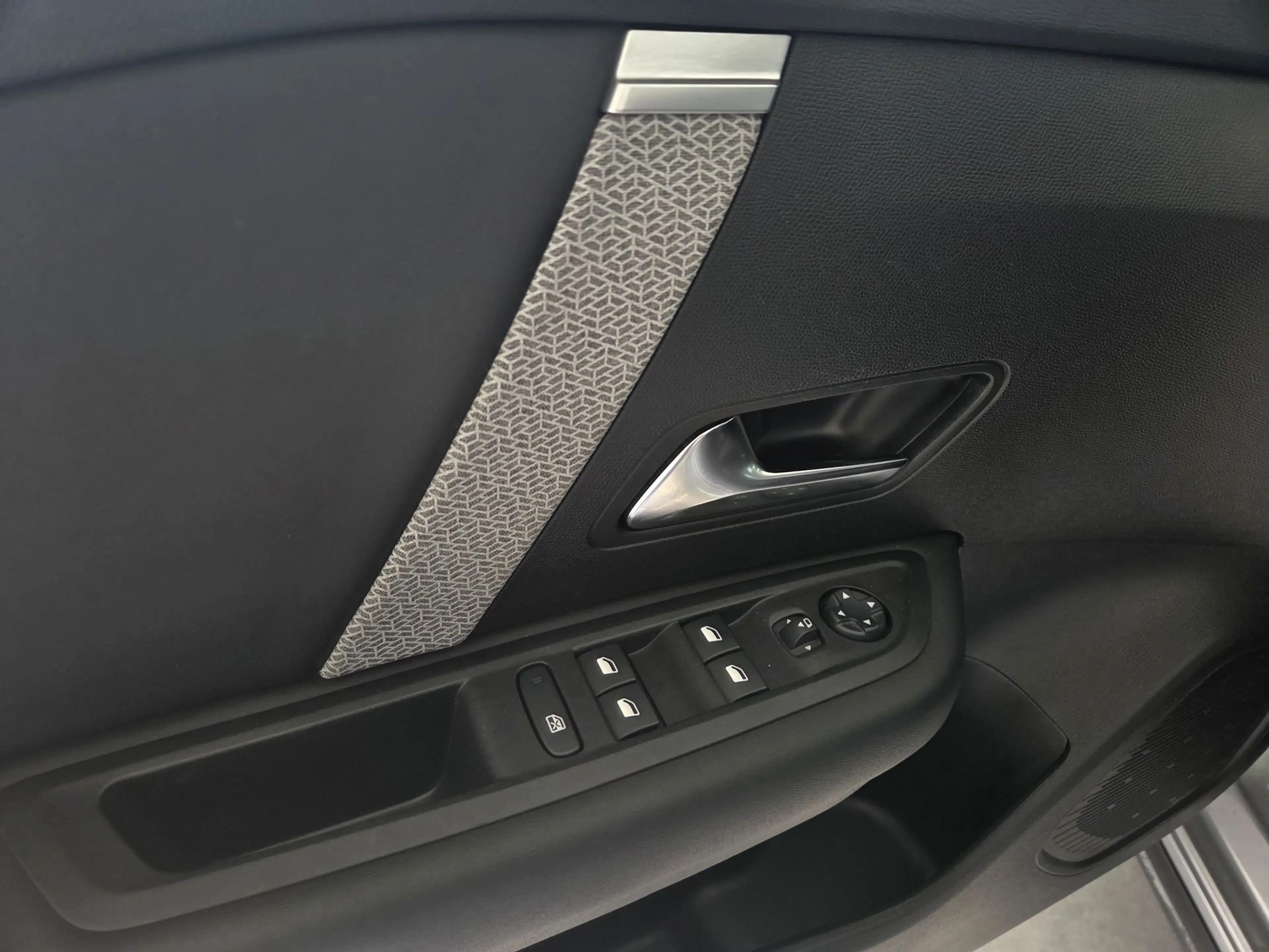 Citroen C4 Apple carplay & Android - DAB radio - Camera - LED Lights - Auto airco — photo 5
