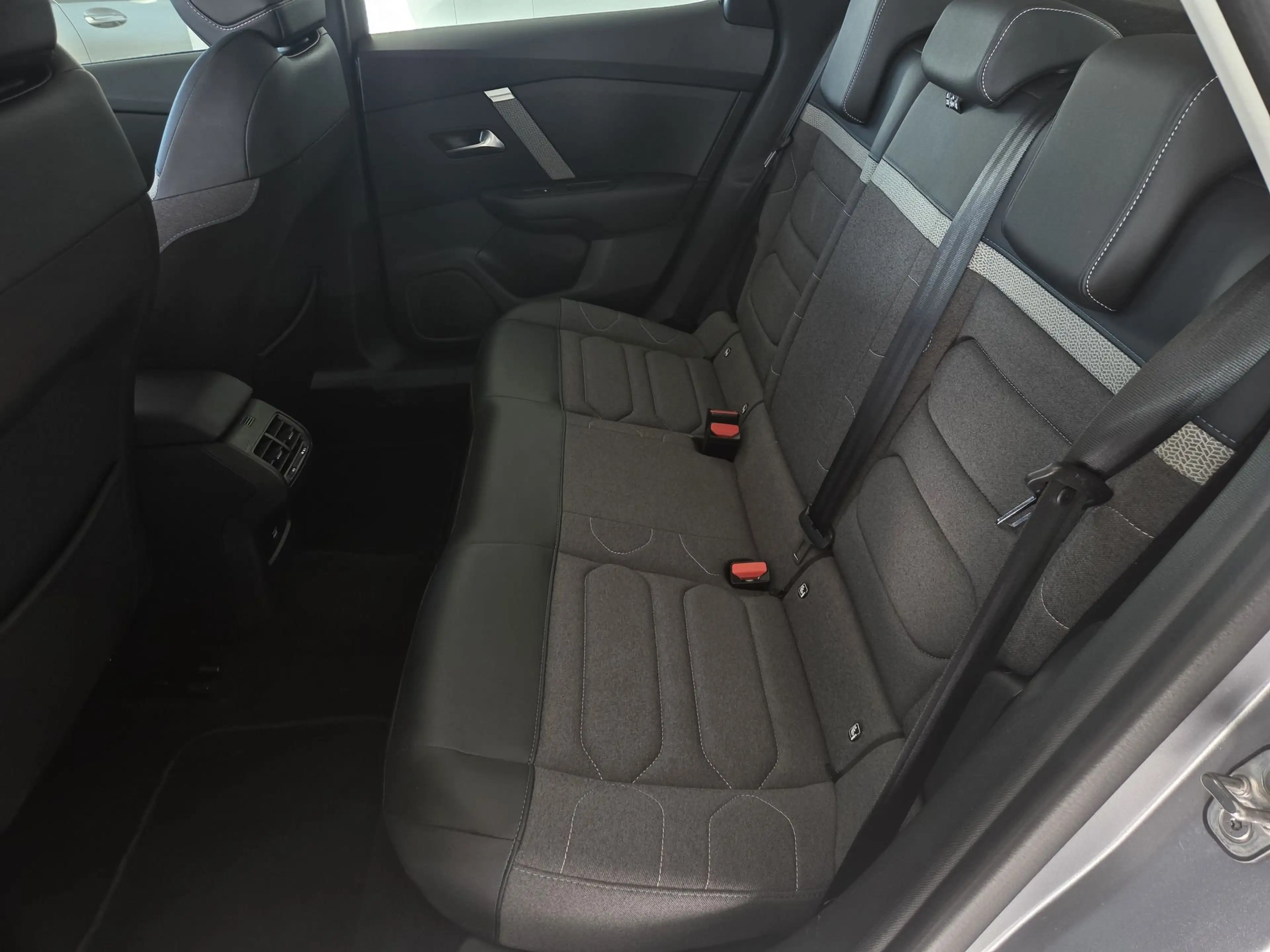 Citroen C4 Apple carplay & Android - DAB radio - Camera - LED Lights - Auto airco — photo 7