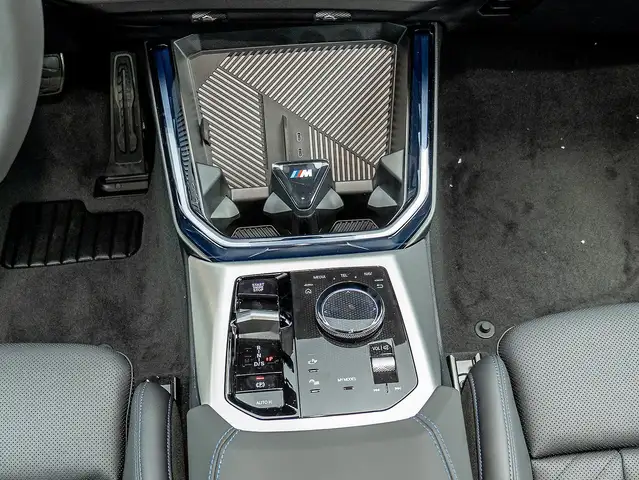 BMW X3 view 7