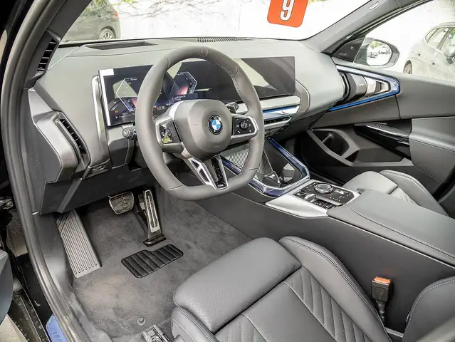 BMW X3 view 3