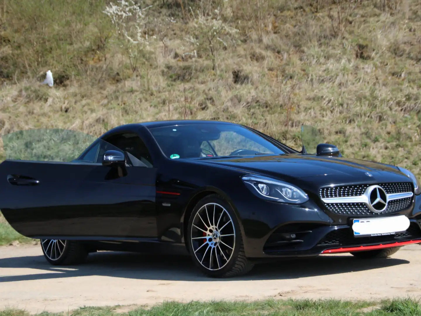 Mercedes-Benz SLC 300 SLC 9G-TRONIC RedArt Edition Black - 2