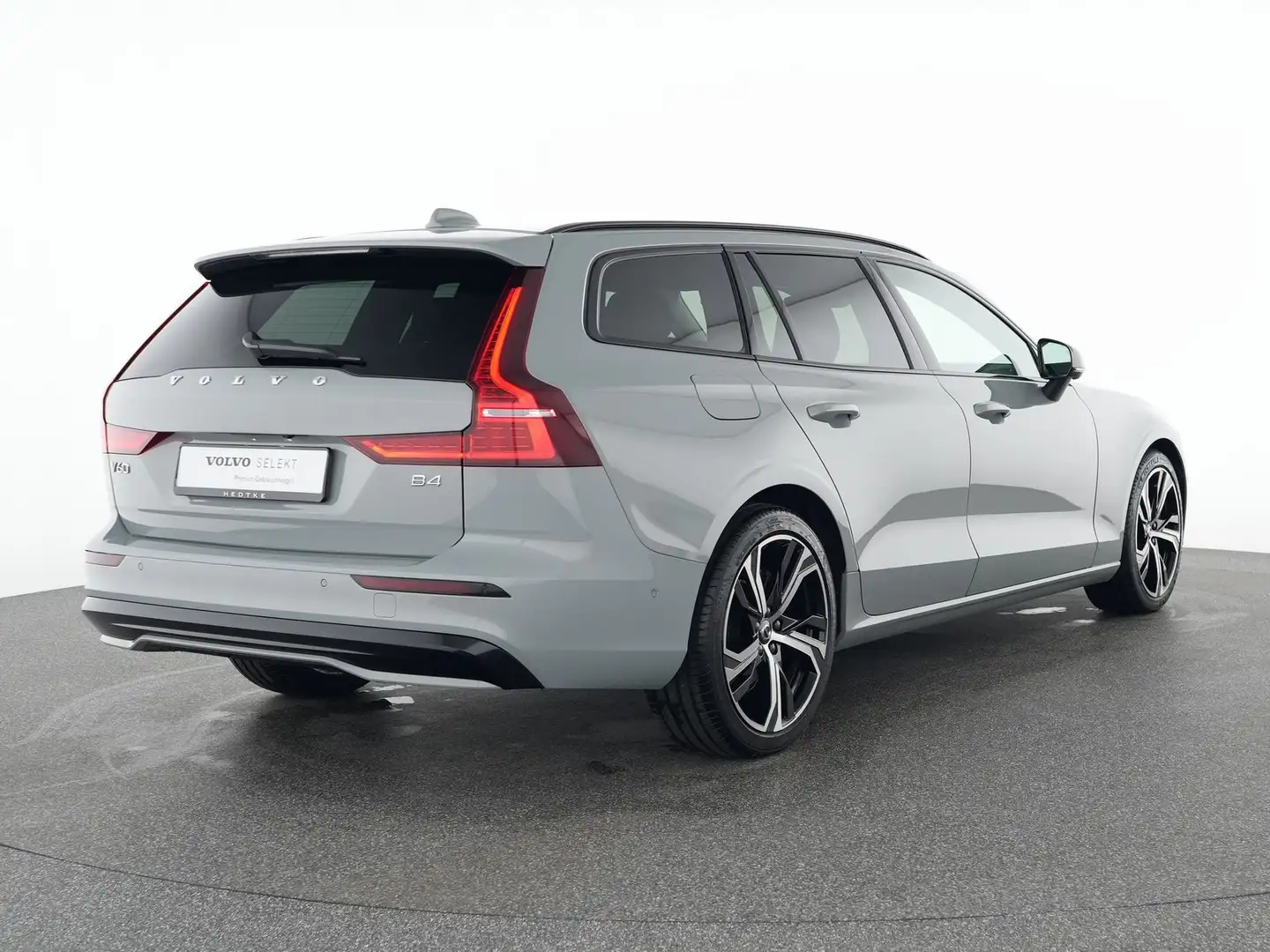 Volvo V60 B4 Benzin Geartronic Plus Dark 19"+PANO+360° Grau - 2