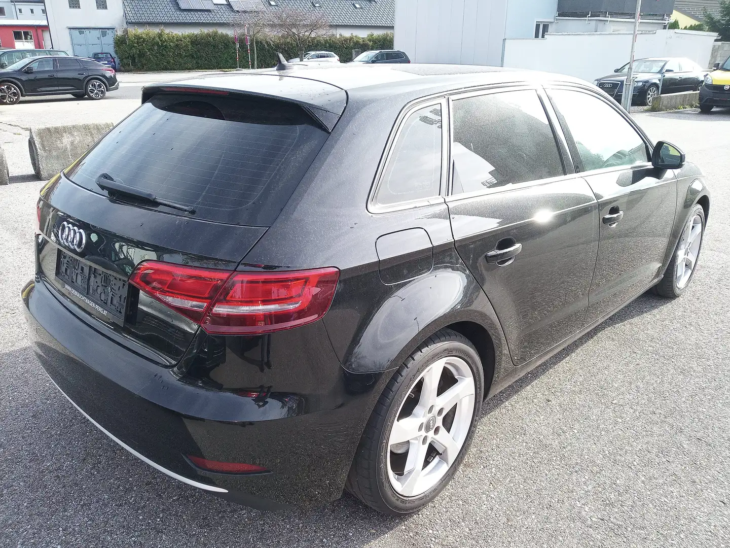 Audi A3 1,6 TDI sportback Xenon NAVI Freispr. Sitzheizung Schwarz - 2