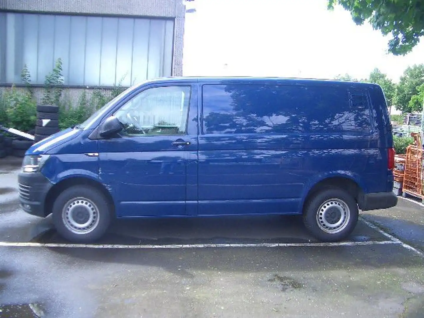 Volkswagen T6 Transporter Kasten2,0TDI m. Schäden/Klima/PDC Blau - 2