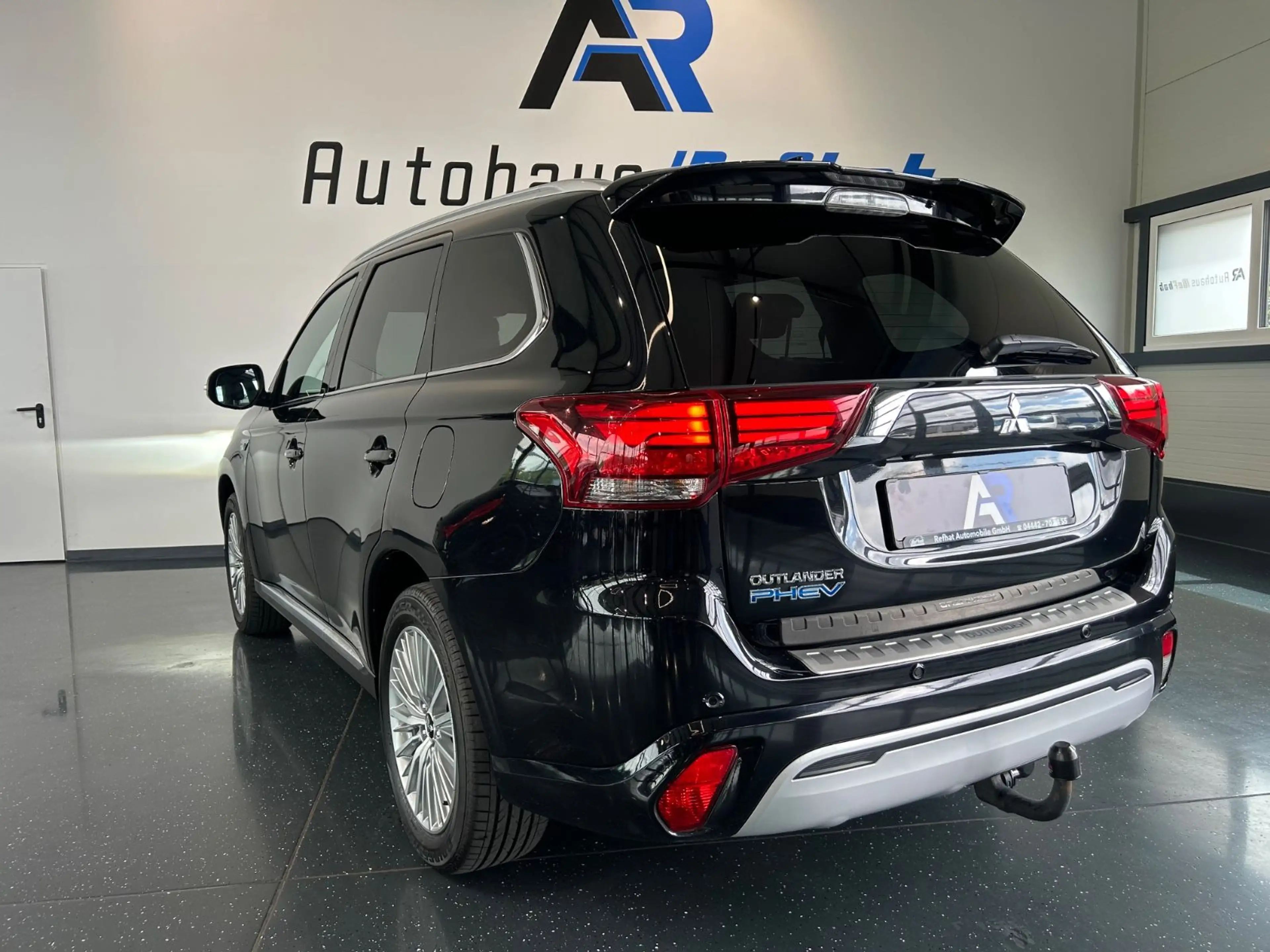 Mitsubishi Outlander PHEV Plus 4WD*EXCLUSIVE*LEDER*NAVI*KAM — photo 11