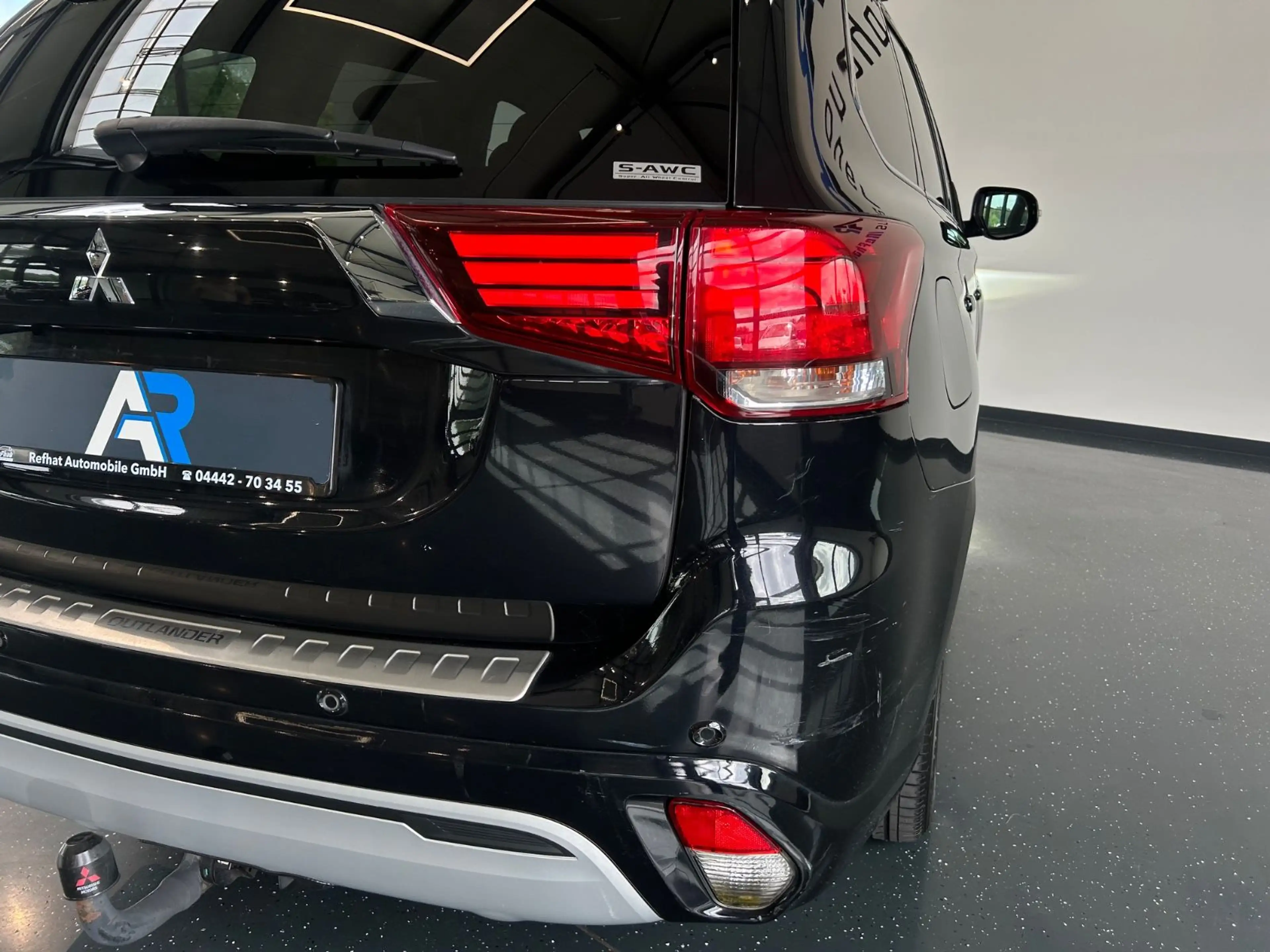 Mitsubishi Outlander PHEV Plus 4WD*EXCLUSIVE*LEDER*NAVI*KAM — photo 14