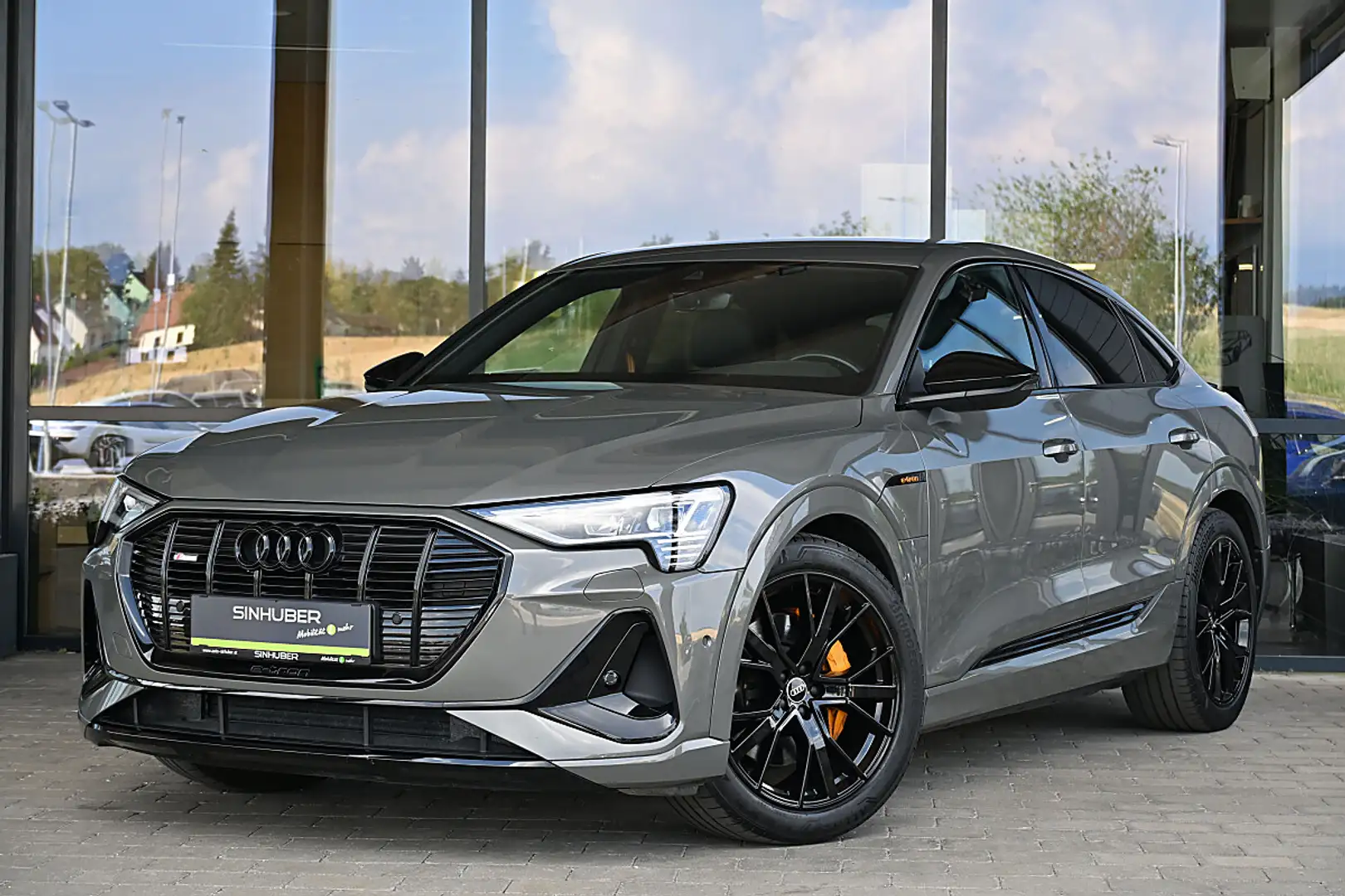 Audi e-tron SB 55 quattro 95kWh S-line Black Edition 21" AC... Grau - 1