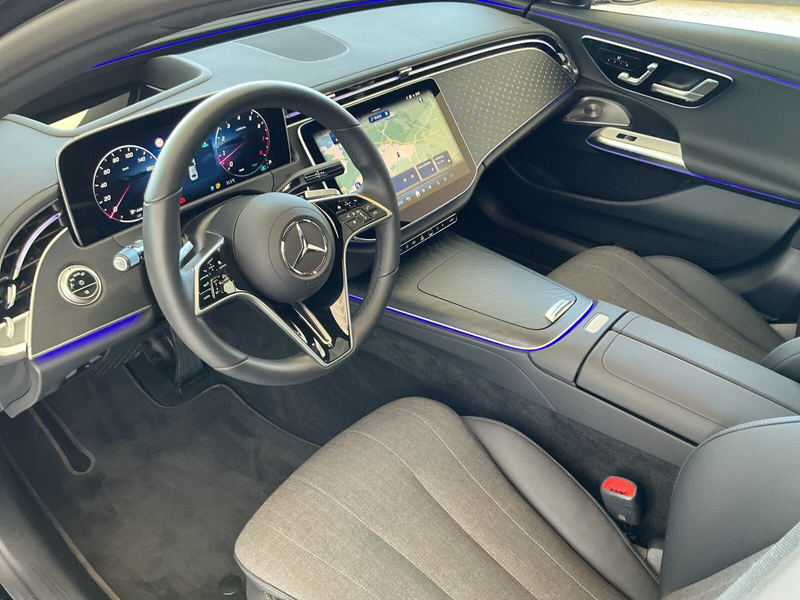 Mercedes-Benz E 200 E 200 Avantgarde/Distronic/Kamera/Pano.-Dach Navi — photo 9