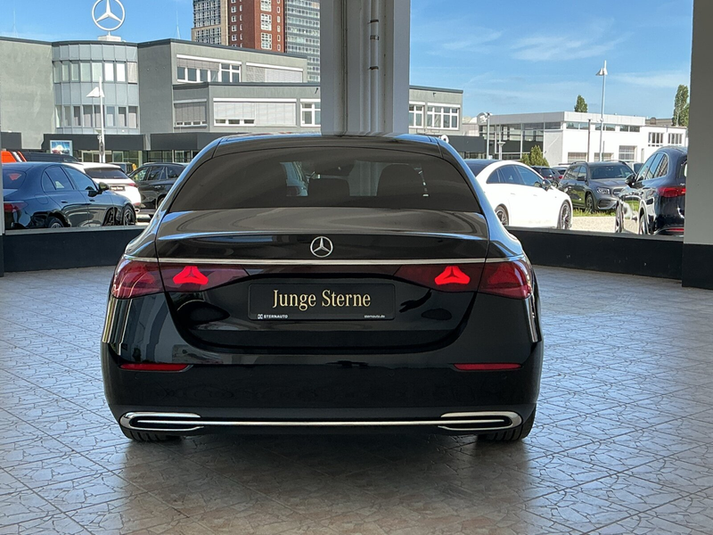 Mercedes-Benz E 200 E 200 Avantgarde/Distronic/Kamera/Pano.-Dach Navi — photo 6