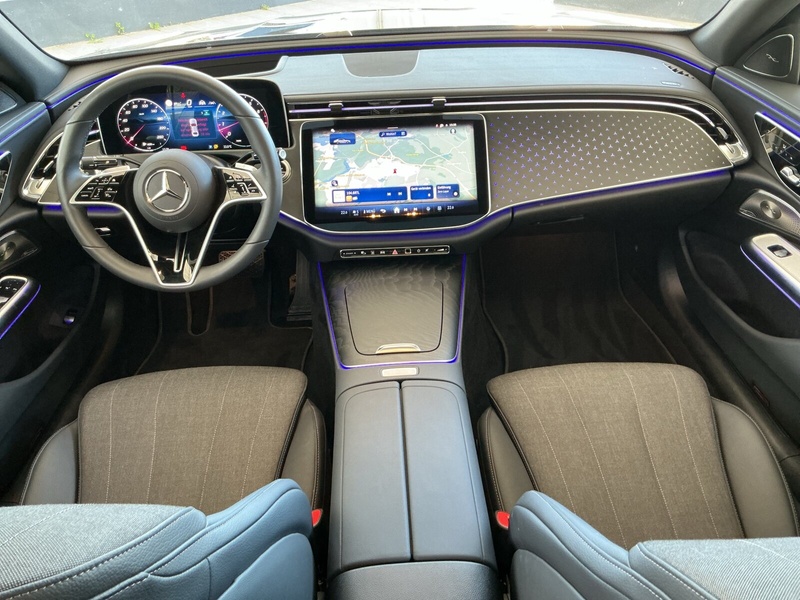 Mercedes-Benz E 200 E 200 Avantgarde/Distronic/Kamera/Pano.-Dach Navi — photo 11