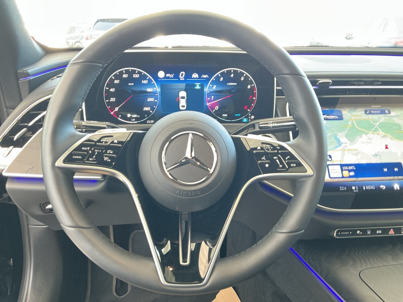 Mercedes-Benz E 200 E 200 Avantgarde/Distronic/Kamera/Pano.-Dach Navi — photo 13