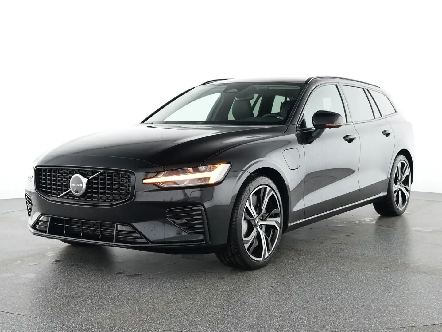 Volvo V60 T6 Plus Dark Recharge Plug-In Hybrid AWD Schwarz - 1