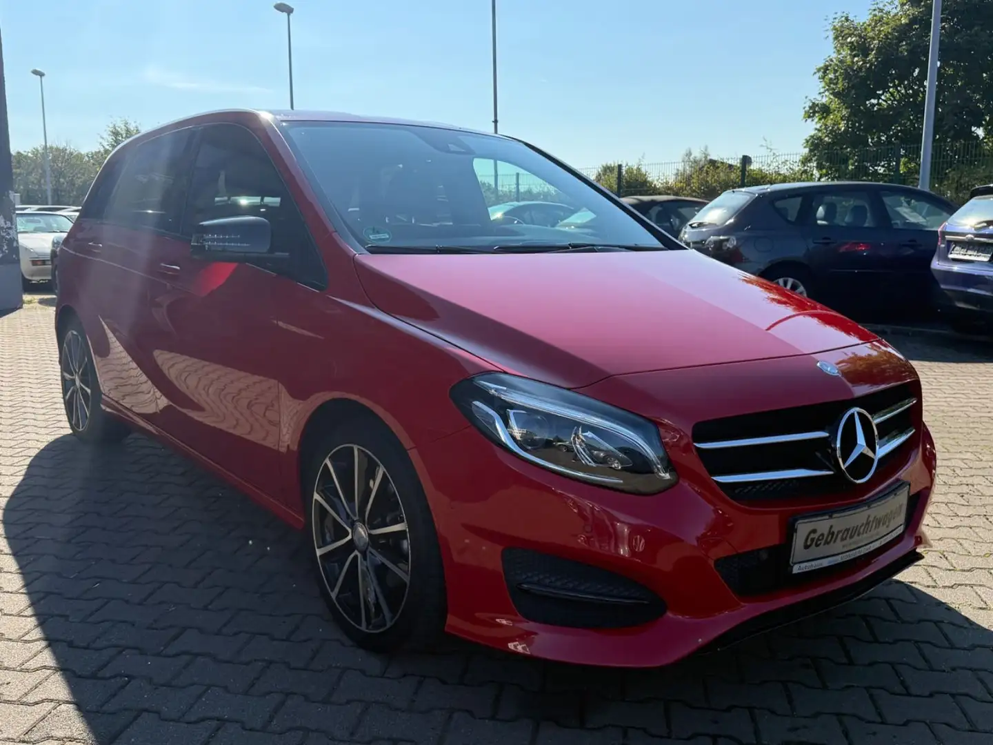 Mercedes-Benz B 180 B -Klasse B 180 Rouge - 2