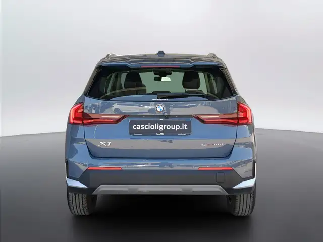 BMW X1 view 4