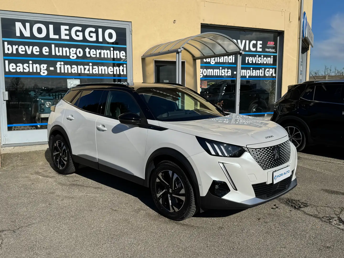 Peugeot 2008 e-2008 GT Pack 100kW Bianco - 1