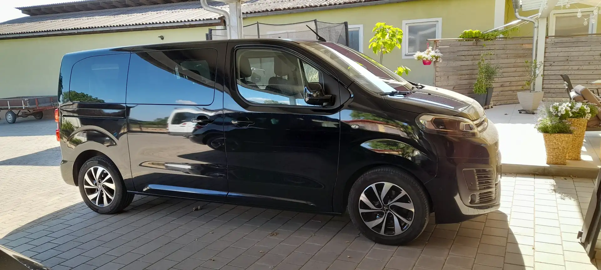 Citroen Spacetourer Spacetourer M 2.0 BlueHDi 180 EAT8 Shine Schwarz - 2