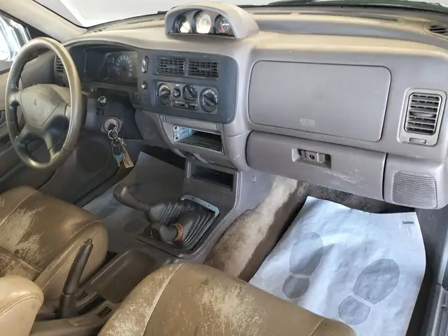Mitsubishi Pajero Sport view 12