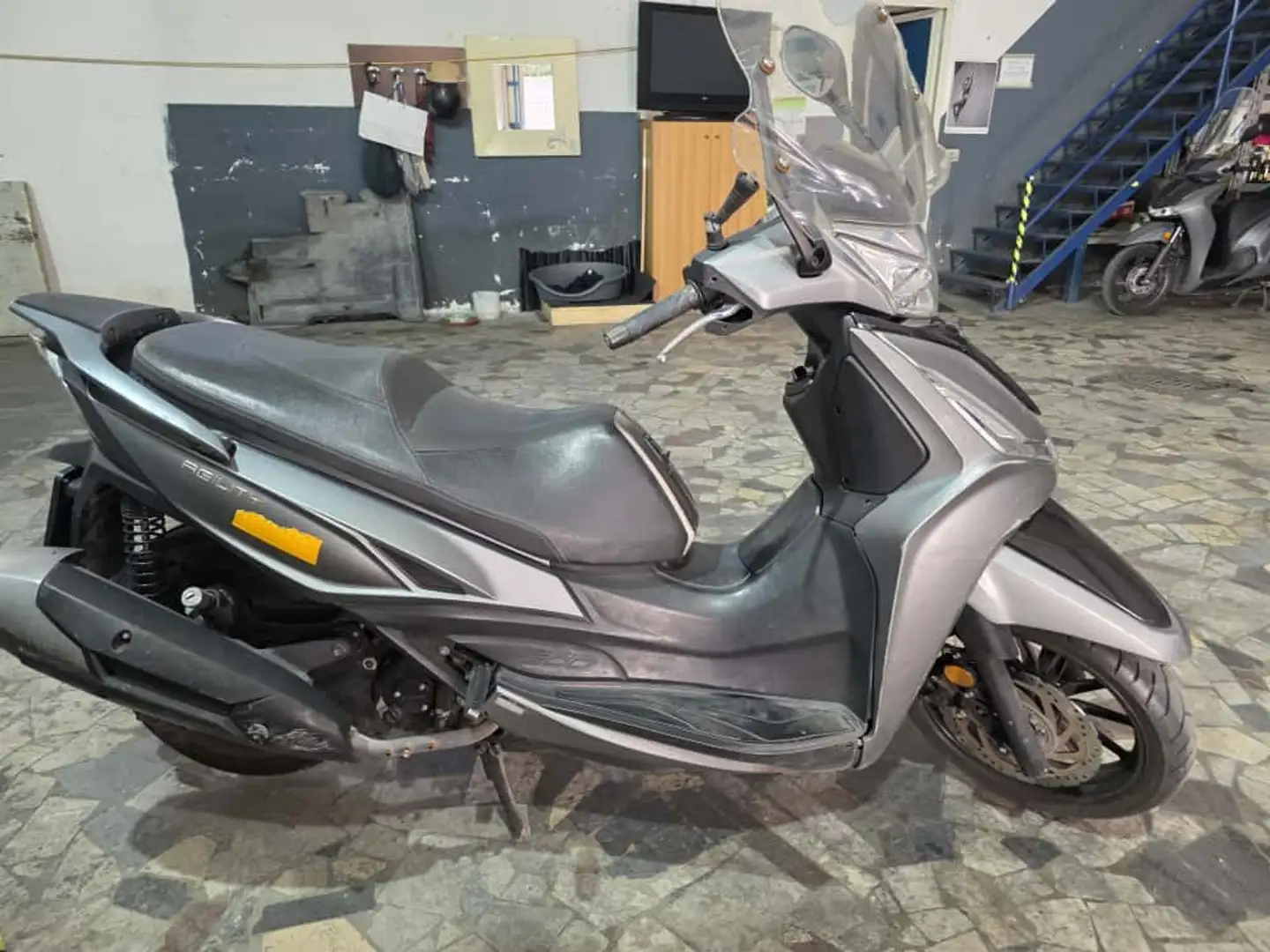 Kymco Agility 300 Gris - 2
