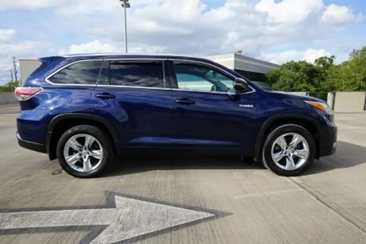 Toyota Highlander снимка Toyota Highlander