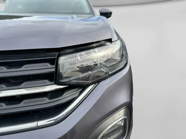 Volkswagen T-Cross view 8