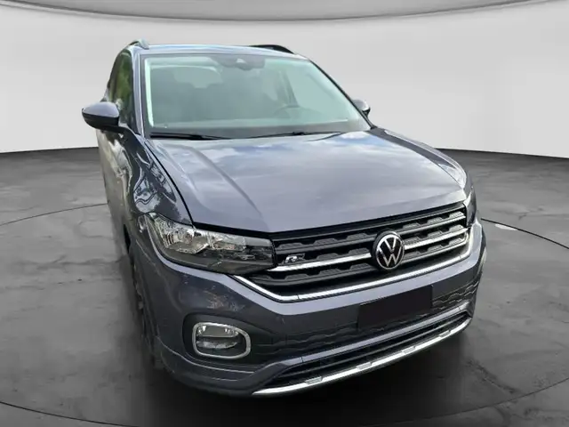 Volkswagen T-Cross view 3