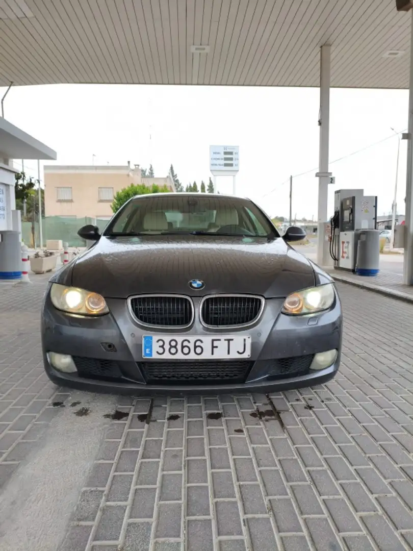 BMW 320 320d Coupé - 1