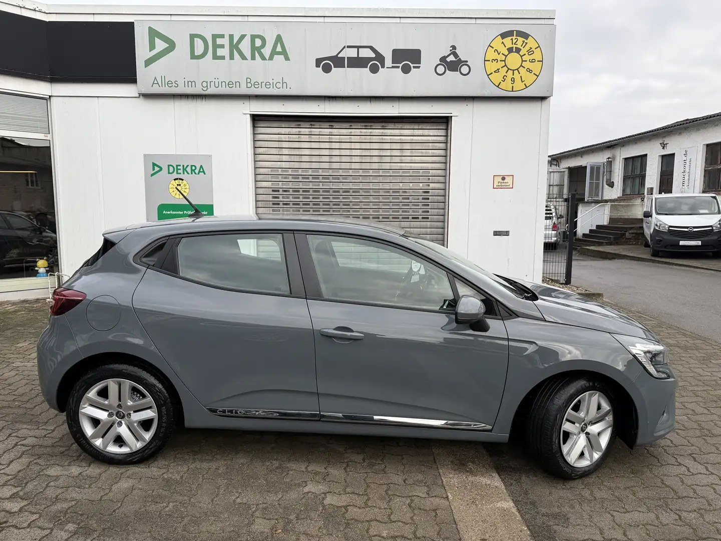 Renault Clio 5trg. Experience mit Klima/Navi/EFH/ABS/ESP/MFL/ Grijs - 2