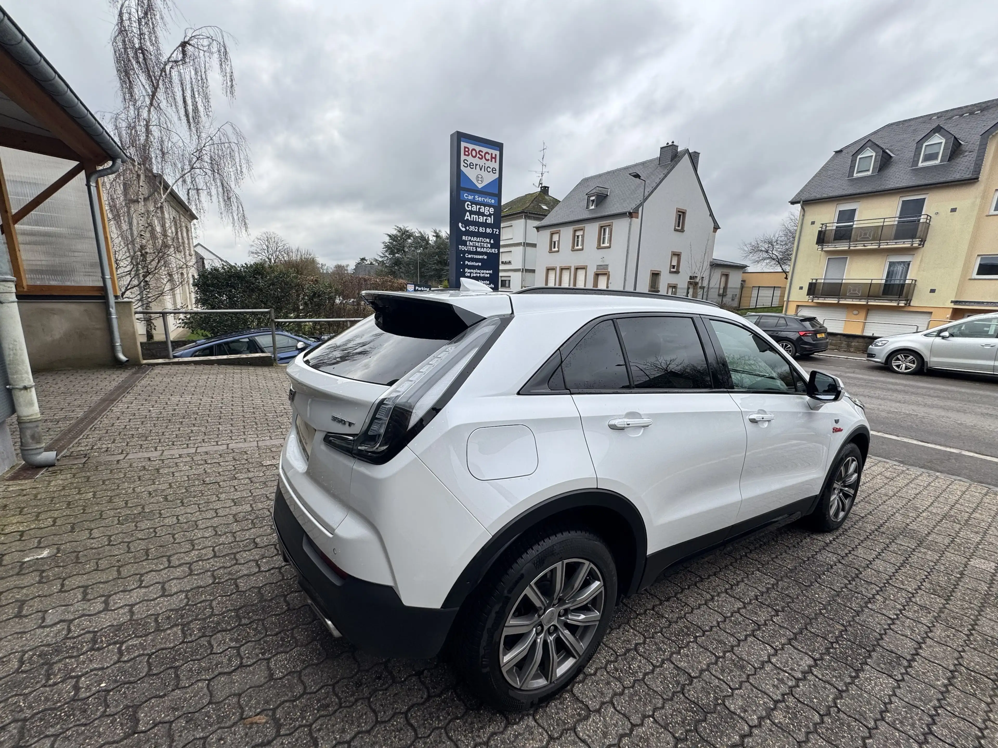 Cadillac XT4 350T AWD — photo 9