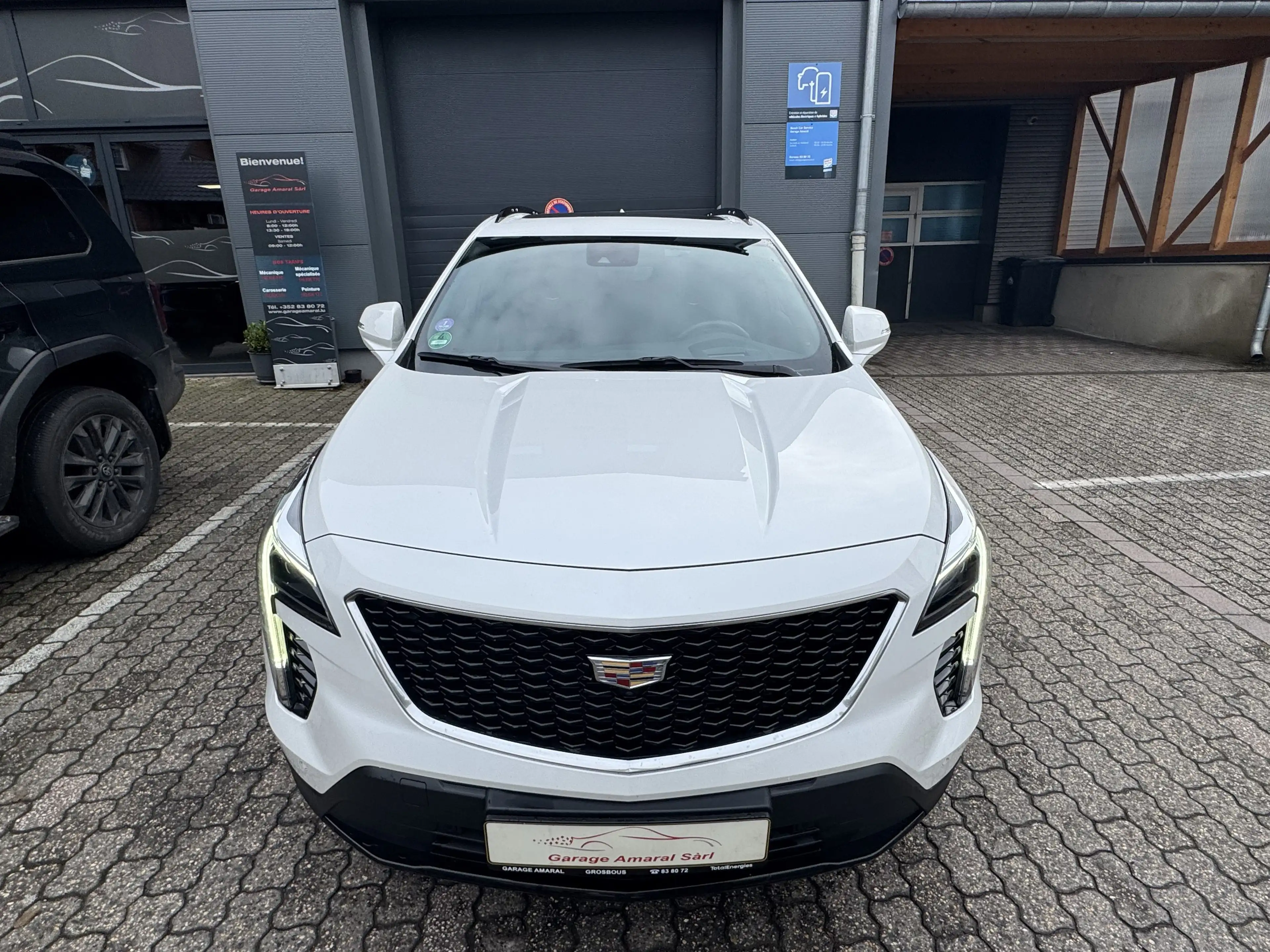 Cadillac XT4 350T AWD — photo 2
