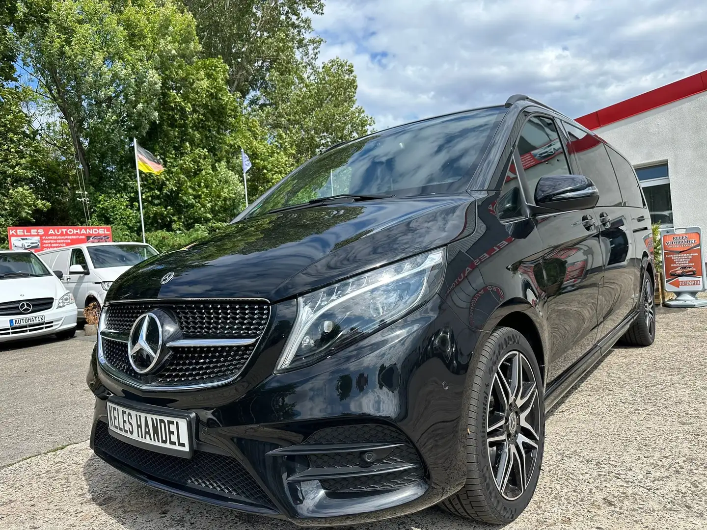 Mercedes-Benz V 300 Edition Extralang Ausstattungslinie AMG Schwarz - 1