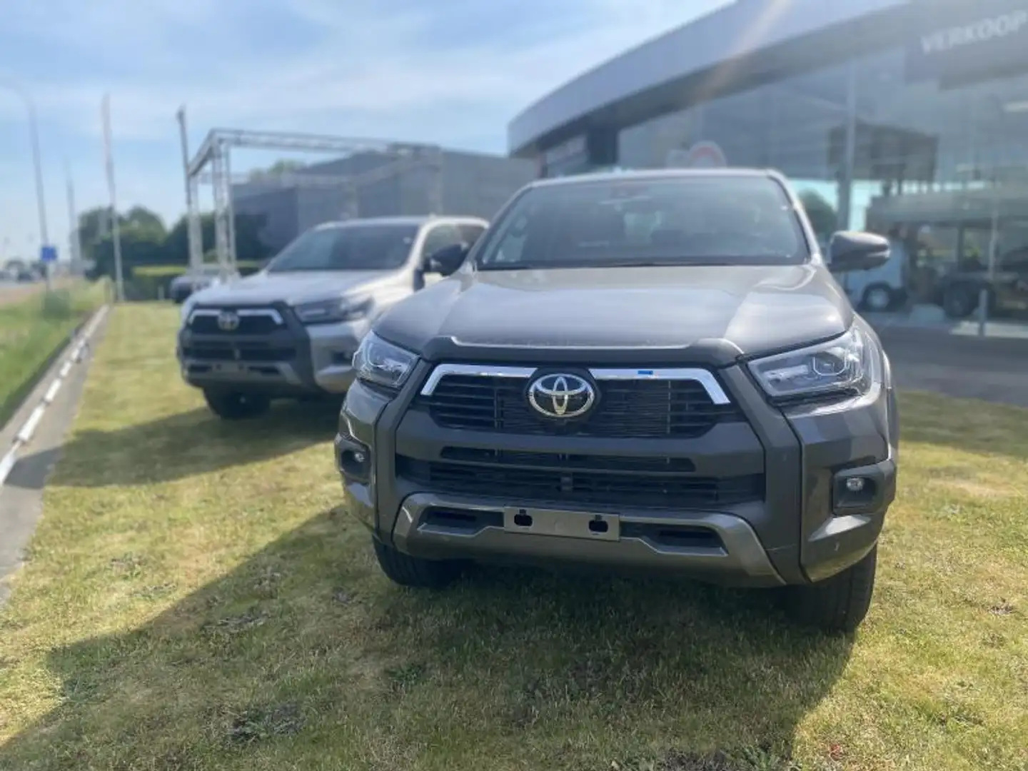 Toyota Hilux Invincible  JBL, Leder, Sensor Zwart - 1