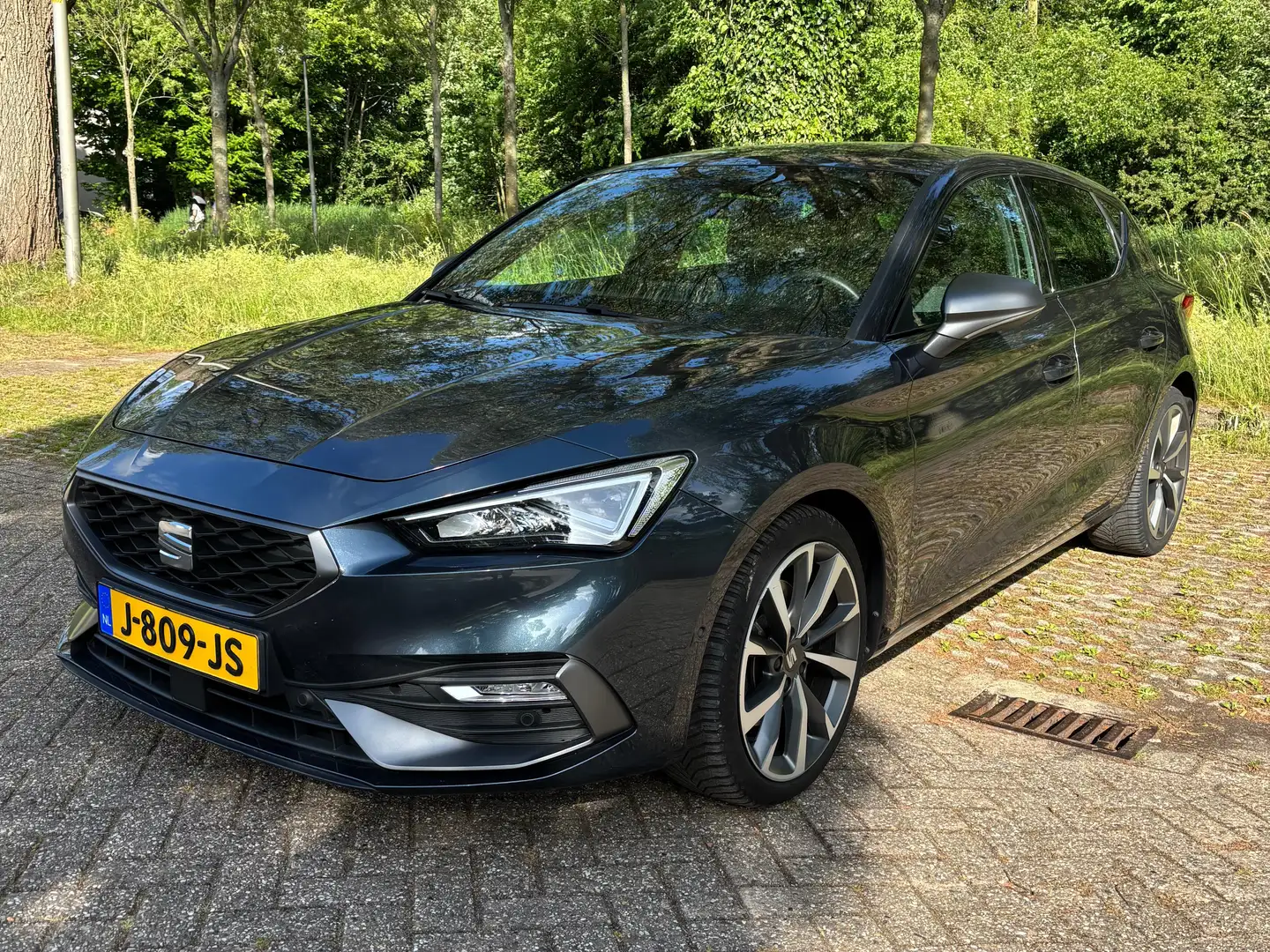 SEAT Leon Leon 1.5 TSI FR Launch Ed Grijs - 1