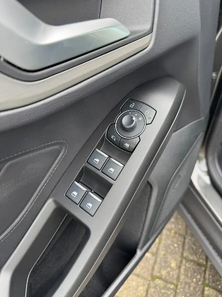 Ford Focus Titanium Edition Turnier 1.0 125PS 12