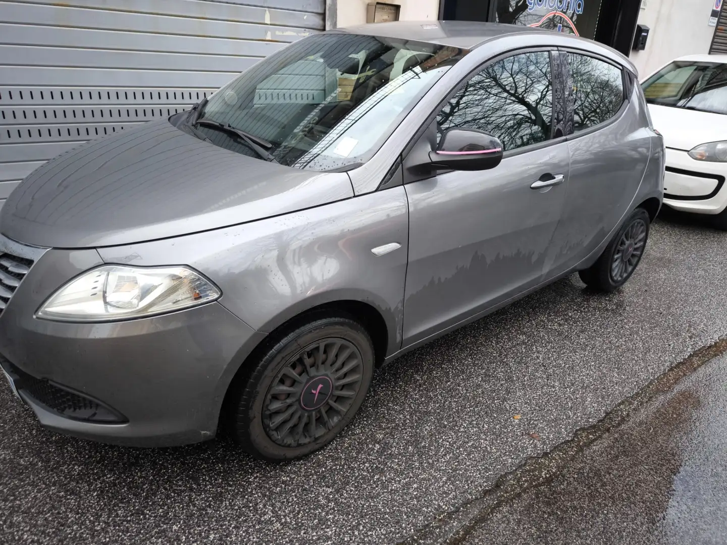 Lancia Ypsilon Ypsilon 1.2 69 CV 5 porte S&S Silver Gris - 1