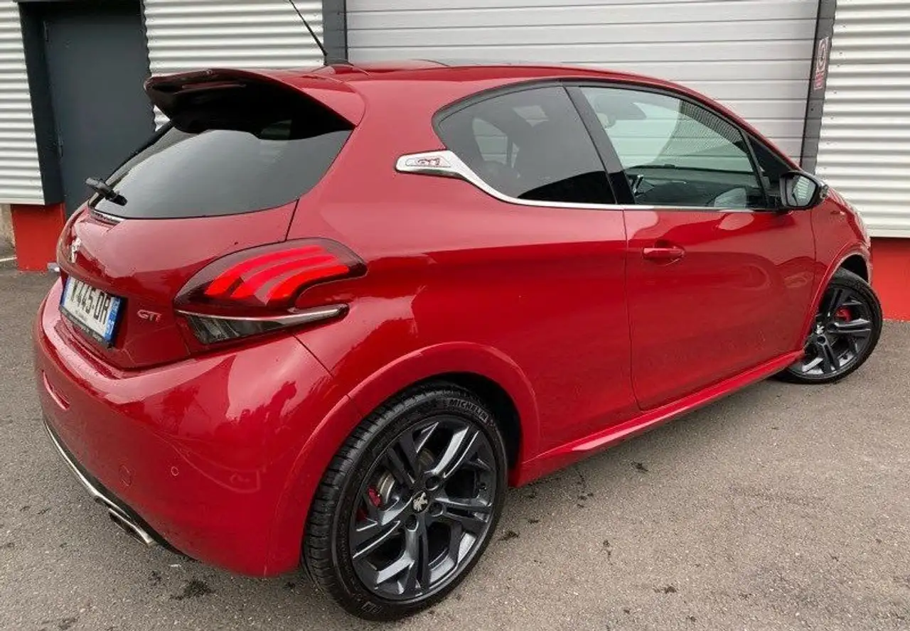 Peugeot 208 208 — photo 7
