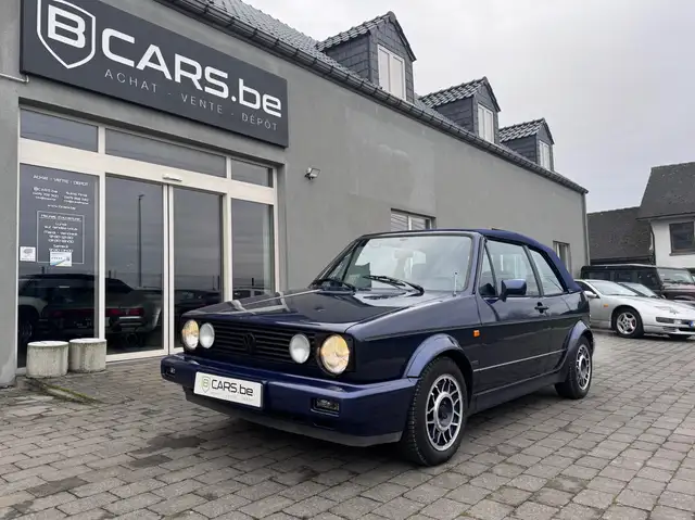 Volkswagen Golf Cabriolet Karmann 1.8 L 95 CV new roof , mint condition.