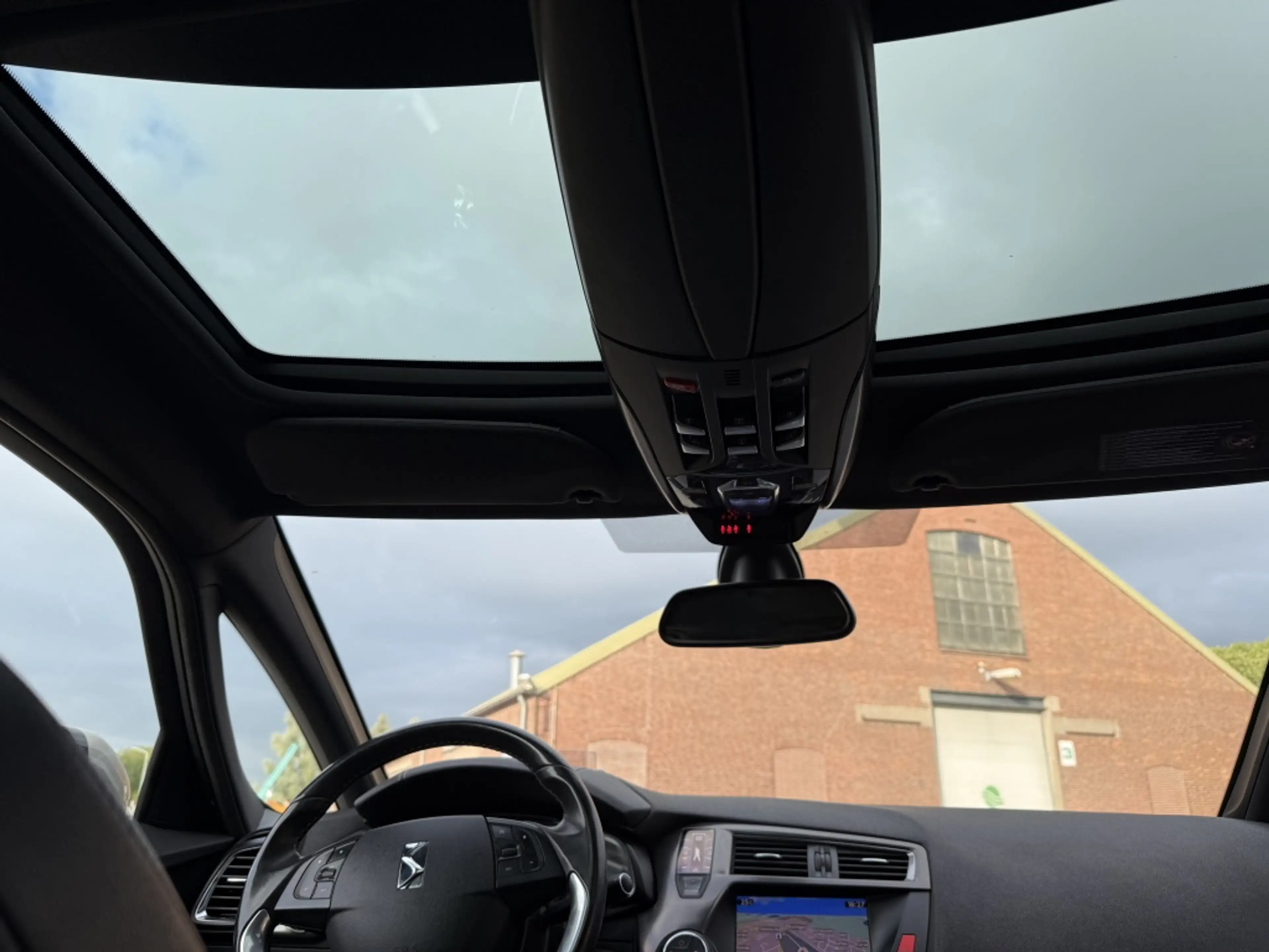 Citroen DS5 1.6 THP So Chic — photo 8