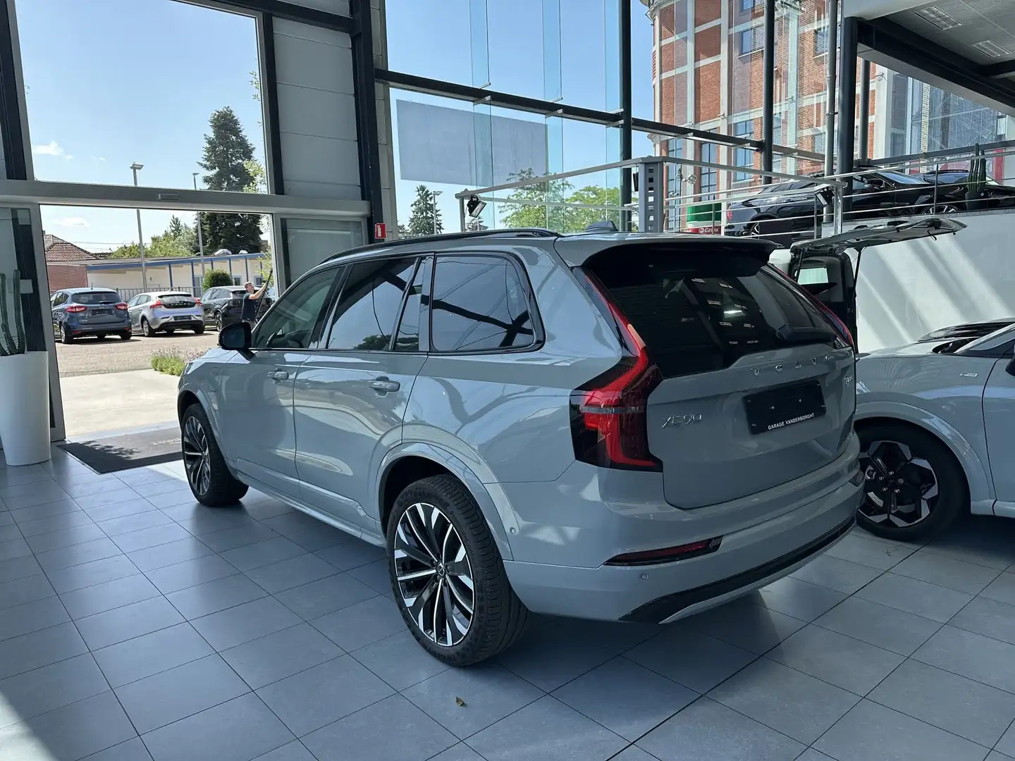 Volvo XC90 PLUS DARK PLUG-IN HYBRID 7 ZITPLAATSEN Gri - 2