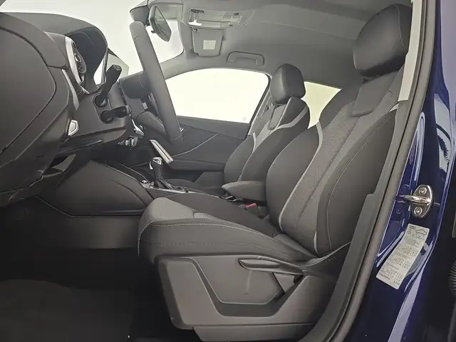 Audi Q2 view 9