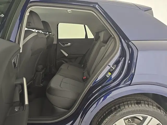 Audi Q2 view 10
